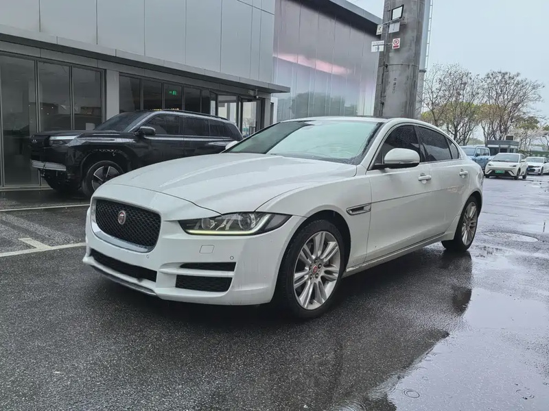 Jaguar XE