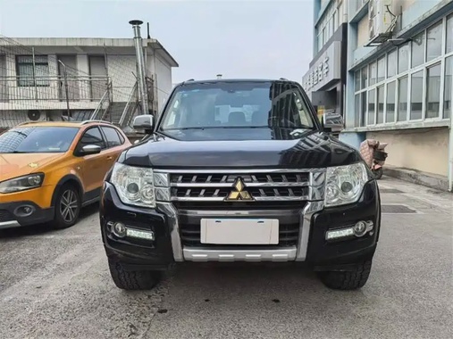 Mitsubishi Pajero 2017