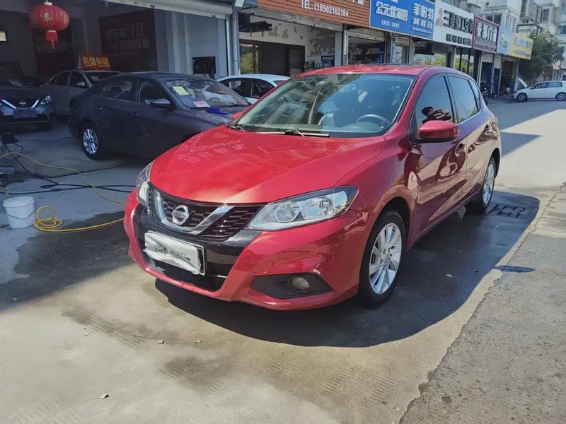 Nissan Tiida
