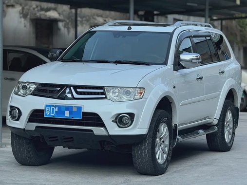 Mitsubishi Pajero Sport 2014