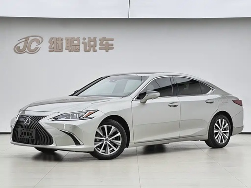 Lexus ES 2020