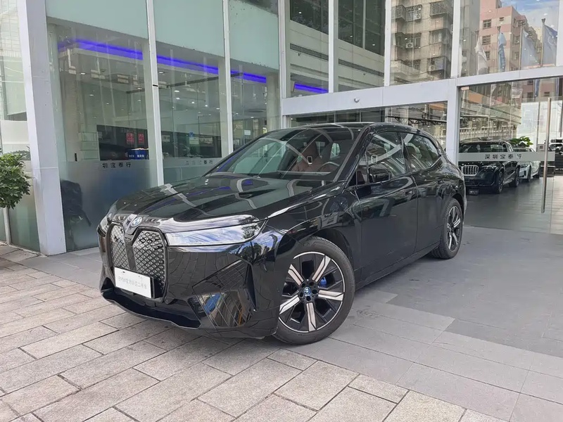 BMW iX