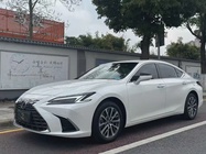 Lexus ES 2025