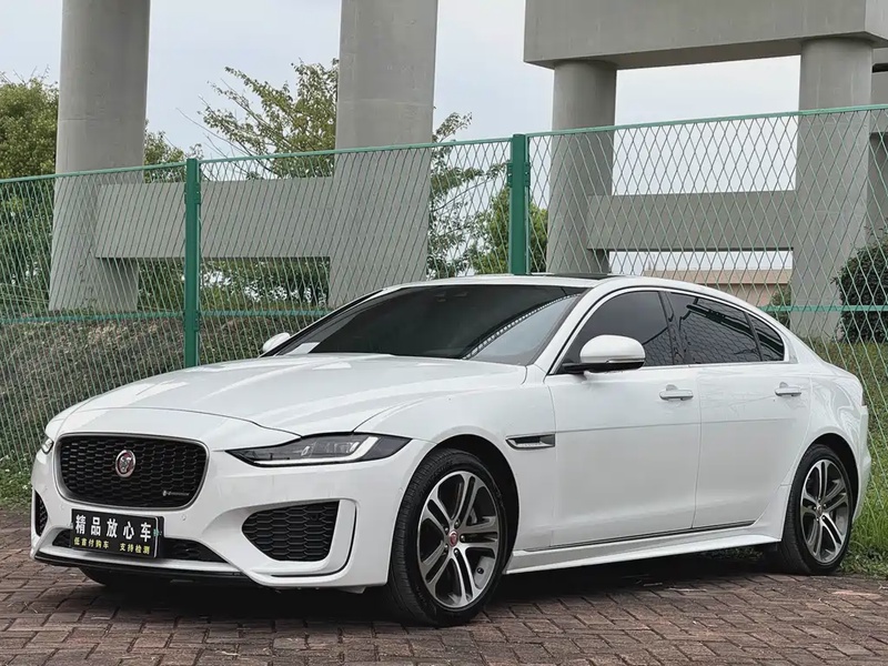 Jaguar XE