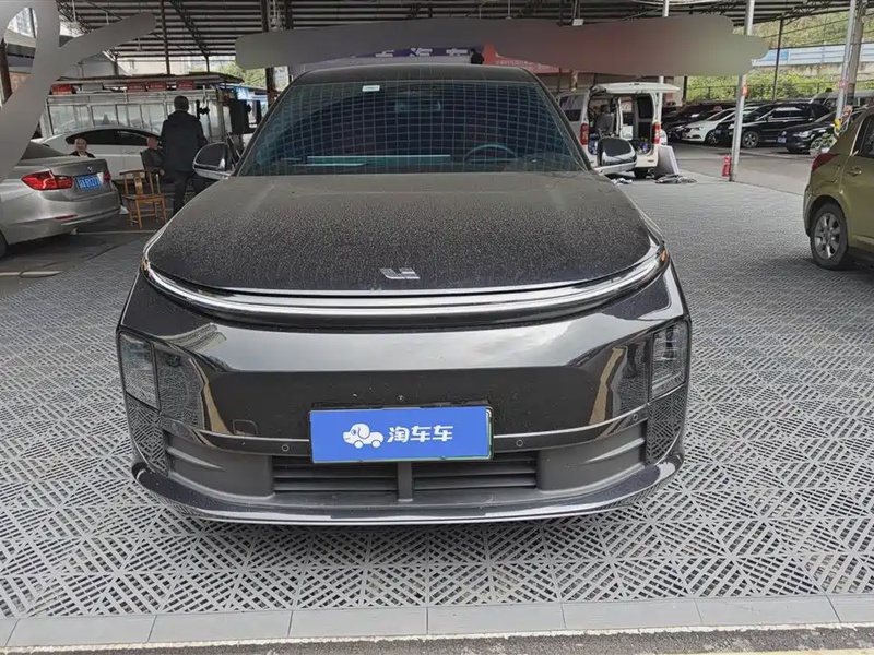 Li Auto L6