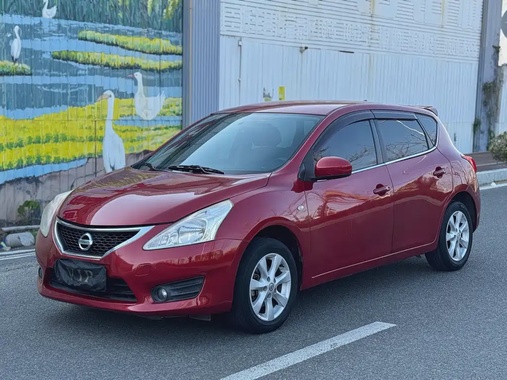 Nissan Tiida 2015