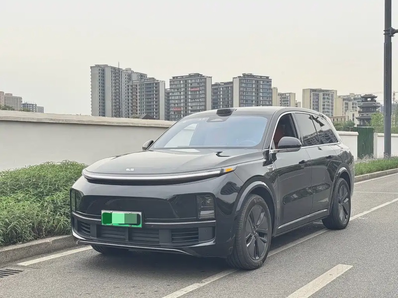 Li Auto L8