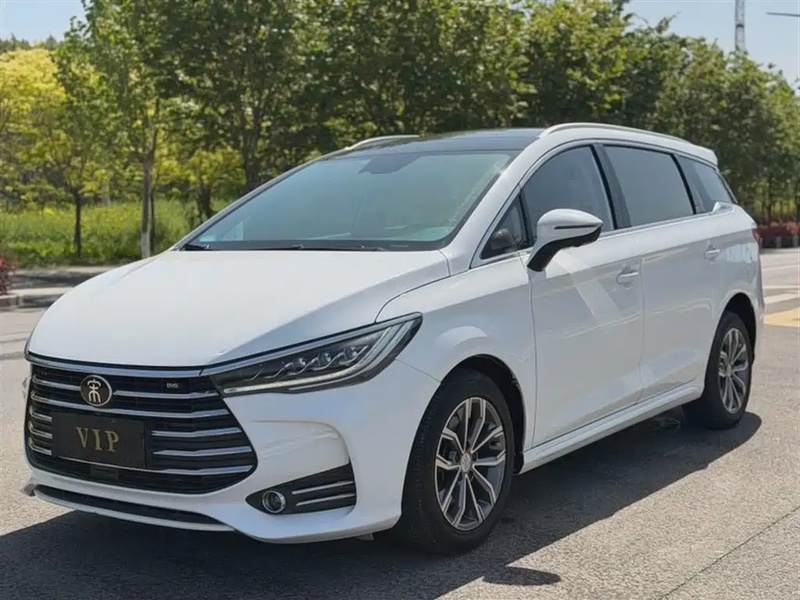 BYD MAX