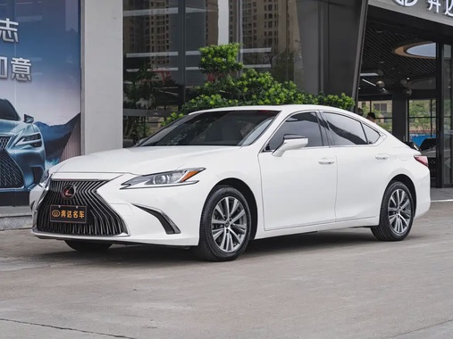 Lexus ES 2021