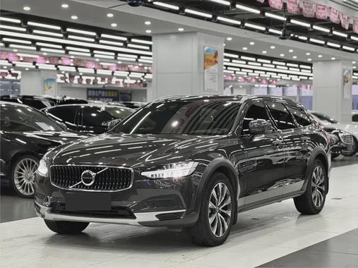 Volvo V90 2024