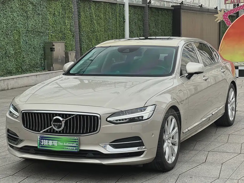 Volvo S90