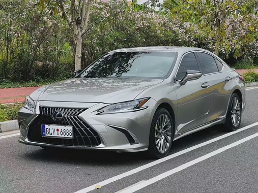 Lexus ES 2021
