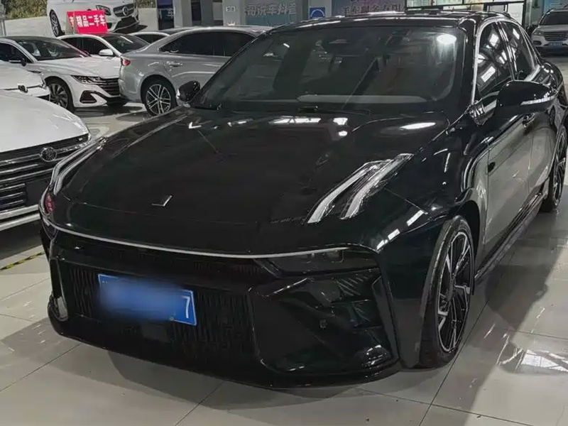 Lynk & Co 03