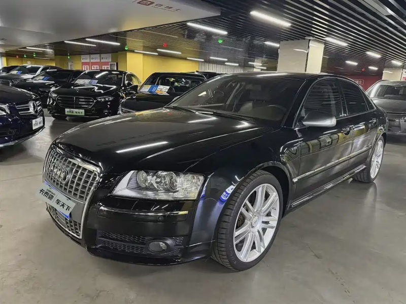 Audi S8