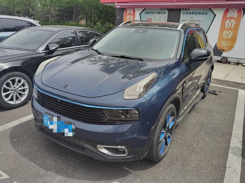 Lynk & Co 01