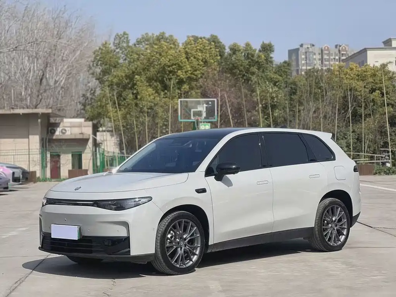 Leapmotor C10