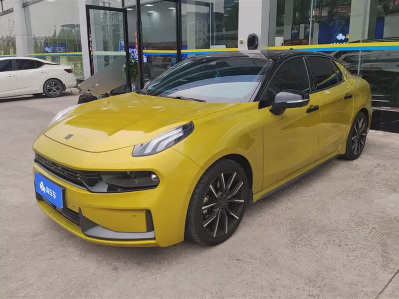 Lynk & Co 03
