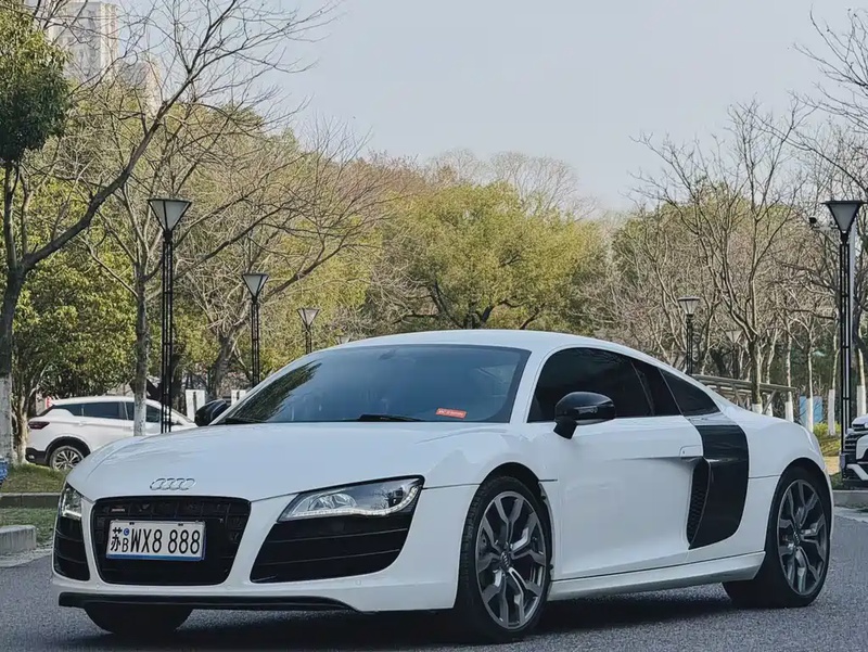 Audi R8