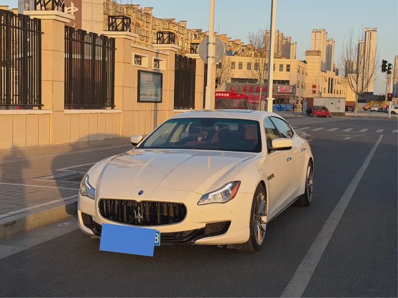 Maserati Quattroporte