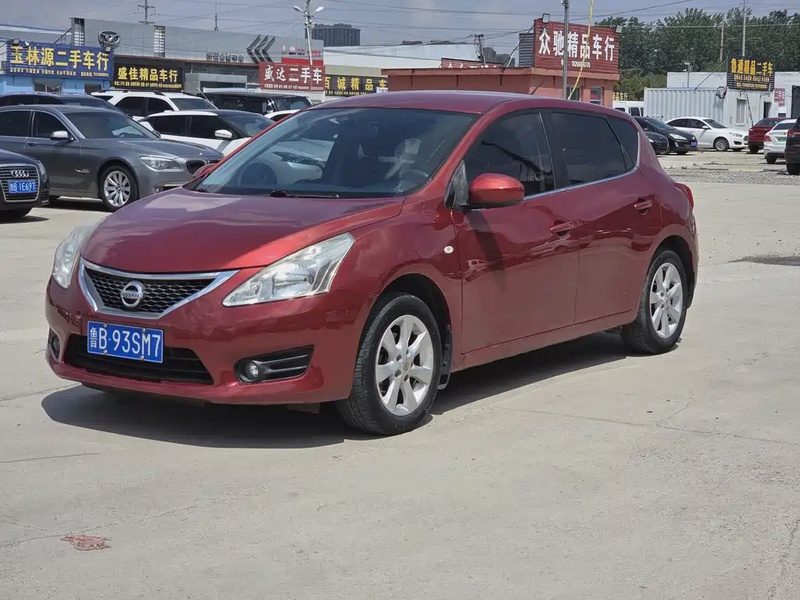 Nissan Tiida