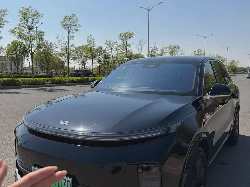 Li Auto L8