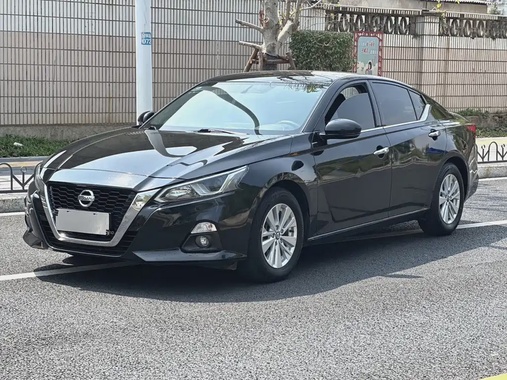 Nissan Teana 2022