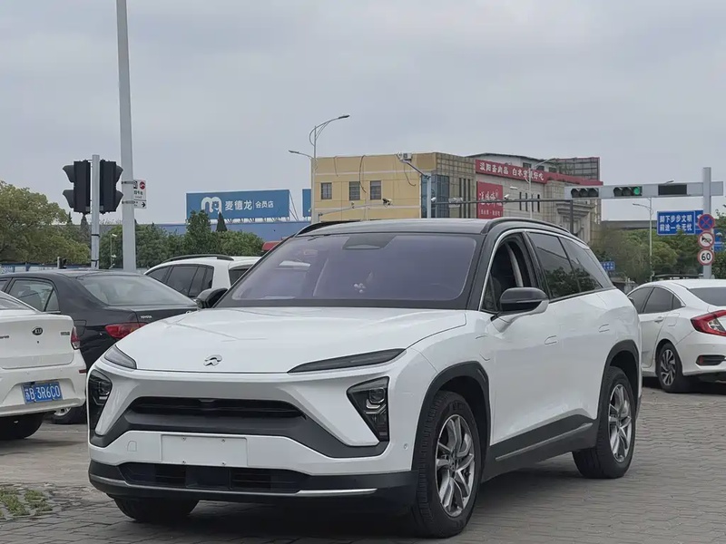 NIO ES6