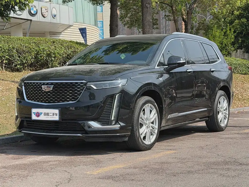 Cadillac XT6