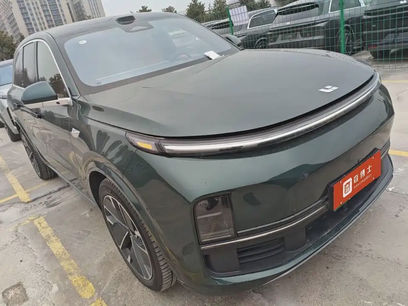 Li Auto L8