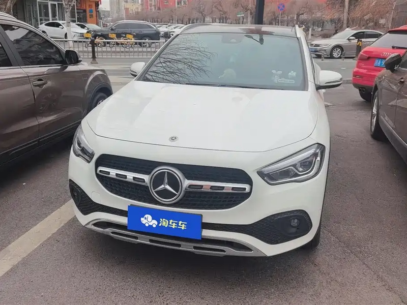 Mercedes-Benz GLA-Class