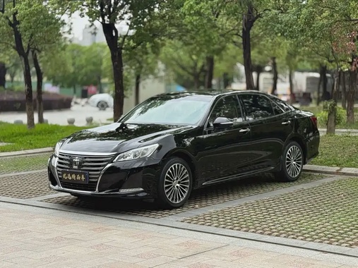 Toyota Crown 2018