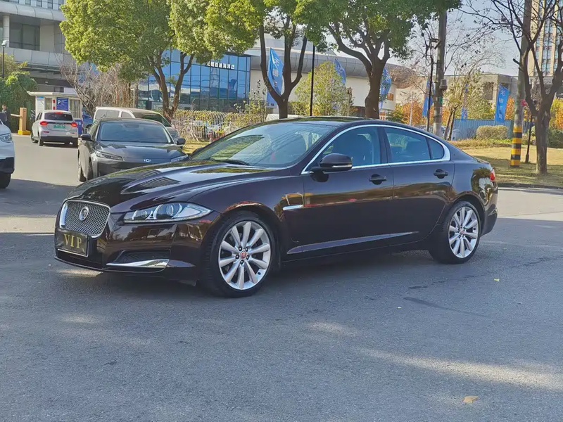 Jaguar XF