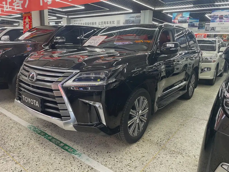 Lexus LX