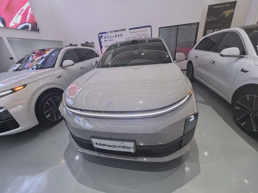 Li Auto L6 2025