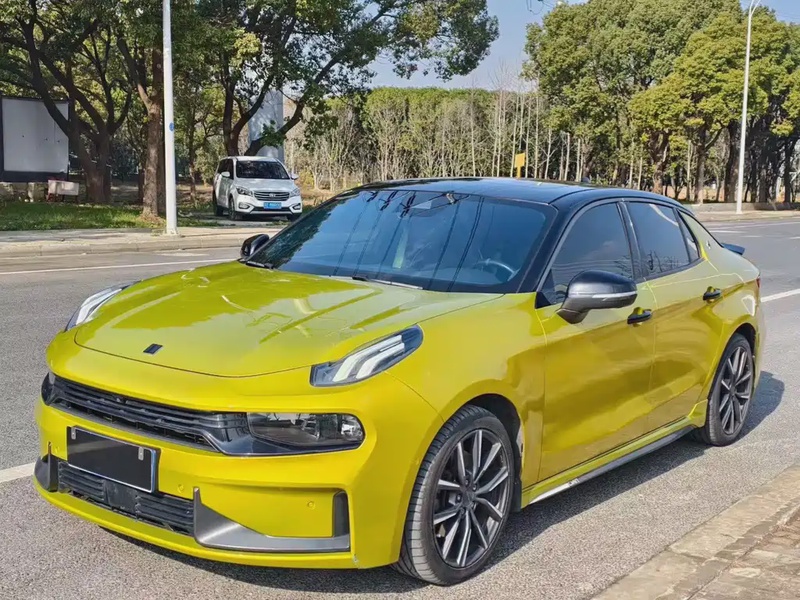 Lynk & Co 03