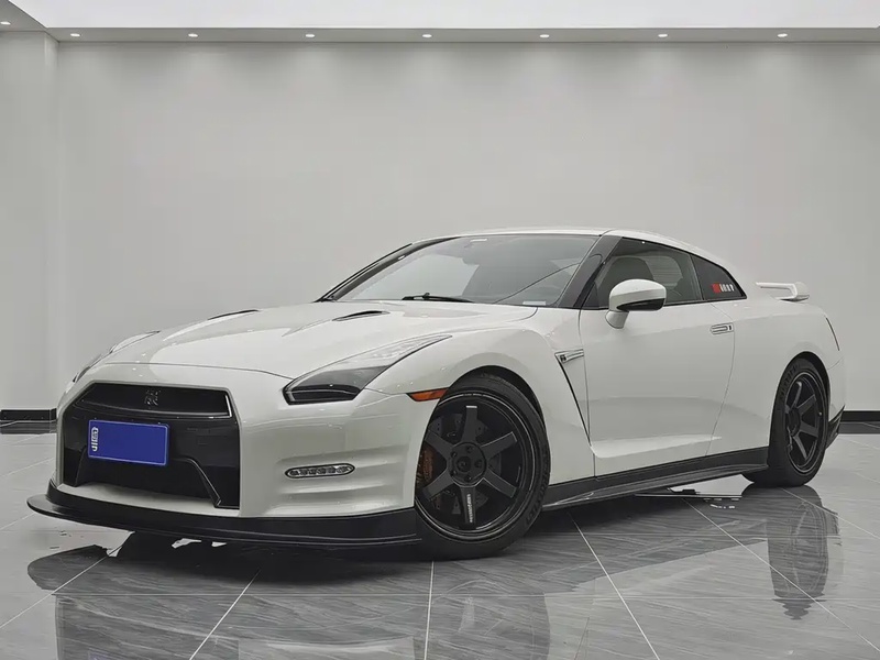 Nissan GT-R