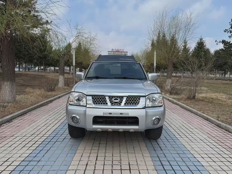 Nissan Paladin