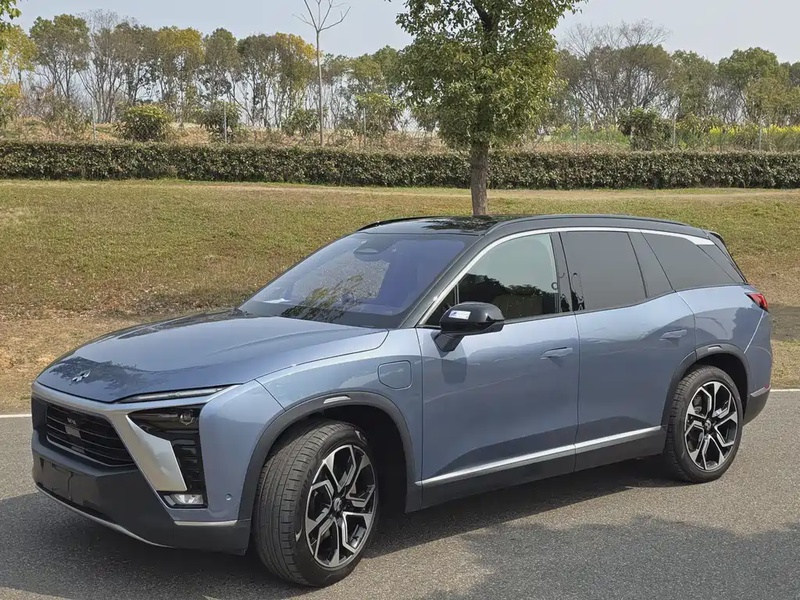 NIO ES8