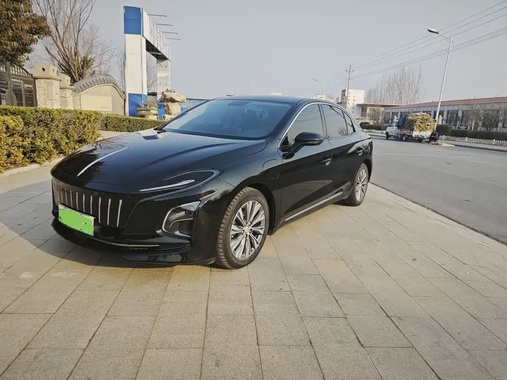 Hongqi E-QM5 2023