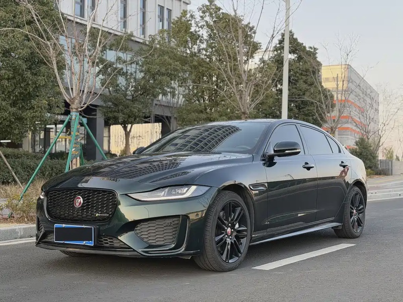 Jaguar XE