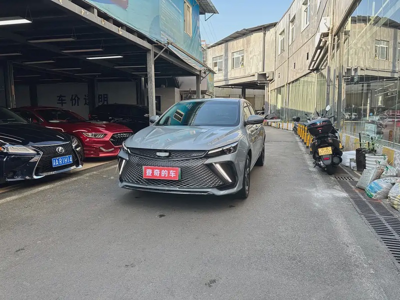 Geely L HiP