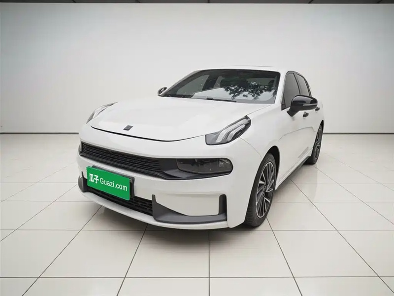 Lynk & Co 03