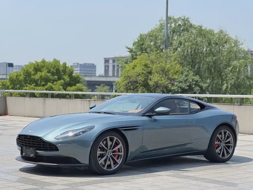Aston Martin DB11 2018
