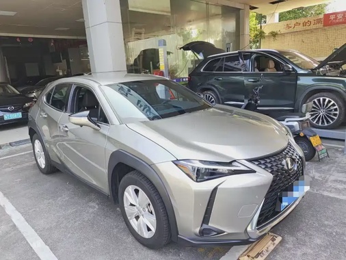 Lexus UX 2024
