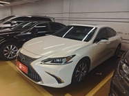 Lexus ES 2020