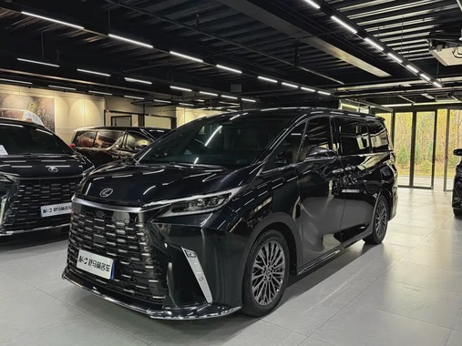 Lexus LM 2025