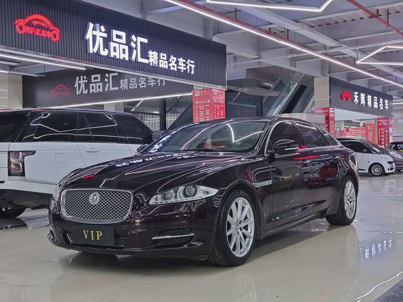 Jaguar XJ
