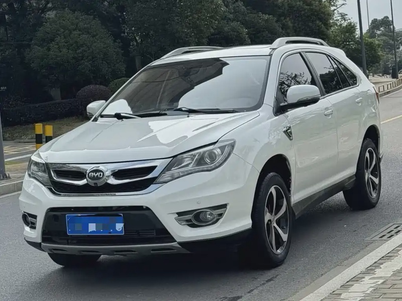 BYD S7