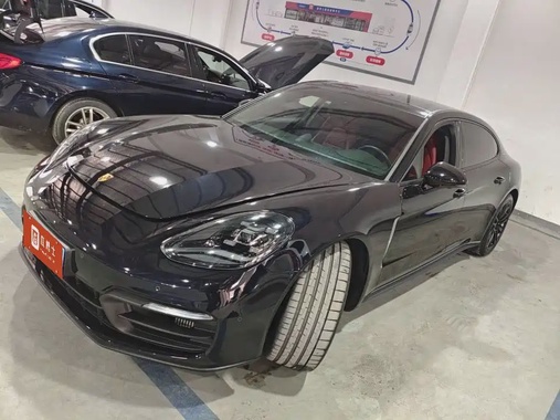 Porsche Panamera 2023