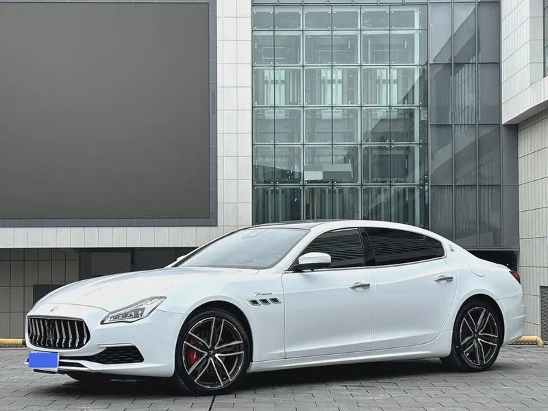 Maserati Quattroporte
